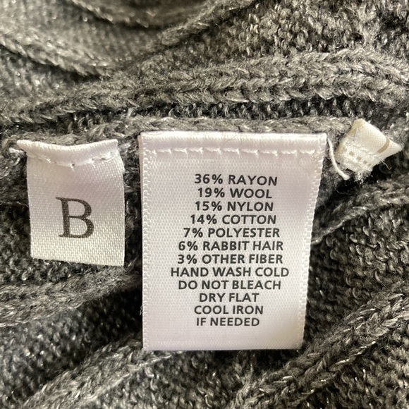 LOFT Medium sweater gray c-neck metallic threads cable - Picture 11 of 11